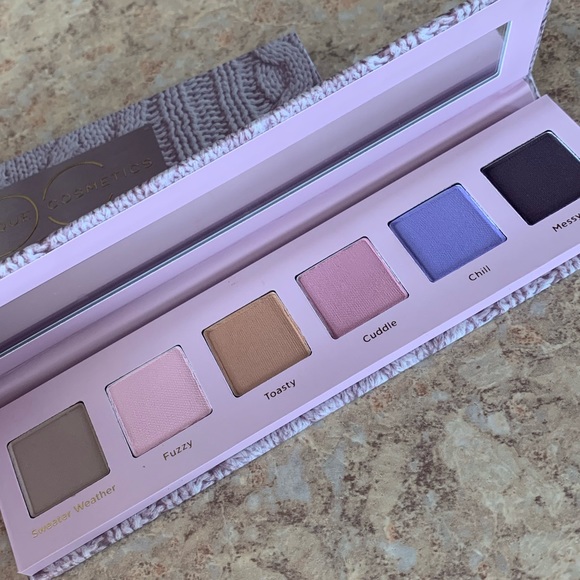 Sweater Weather Palette - Dominique Cosmetics NWOT - Picture 5 of 5